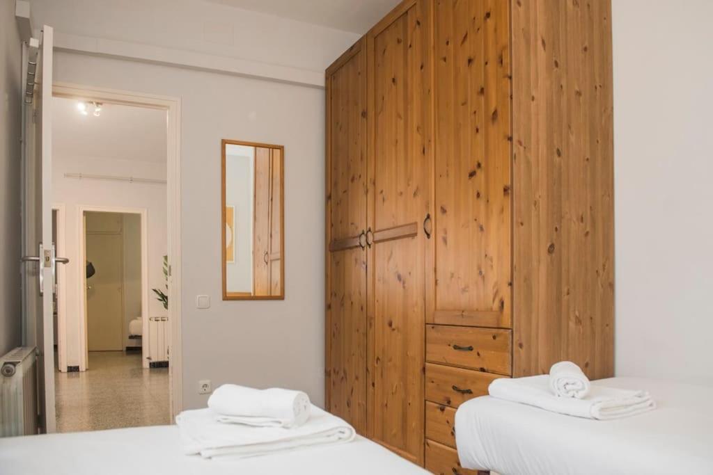 Sunny And Quiet Sagrada Familia Apartment Barcelona Ngoại thất bức ảnh