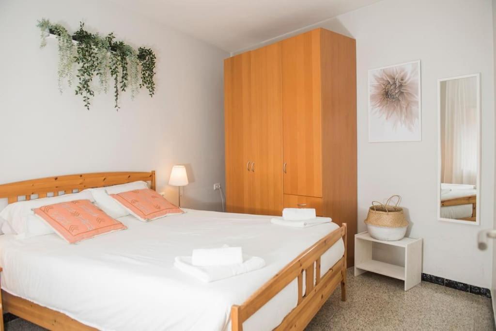 Sunny And Quiet Sagrada Familia Apartment Barcelona Ngoại thất bức ảnh
